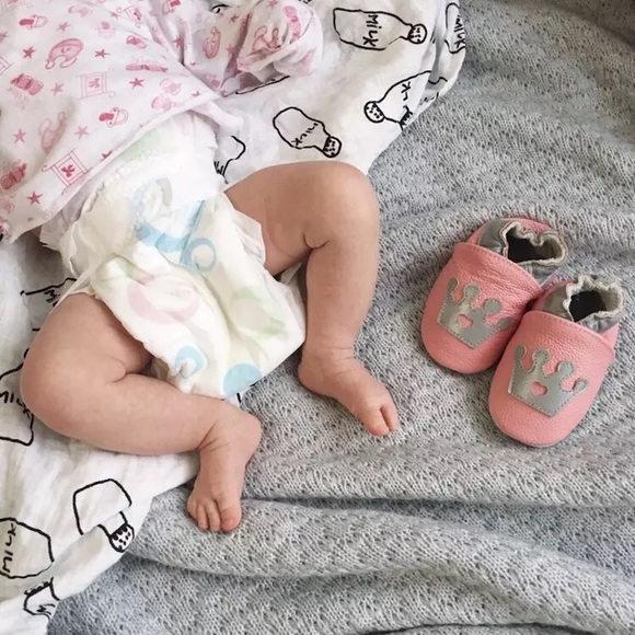 Pink Slip on baby shoe - Picture 2 of 8